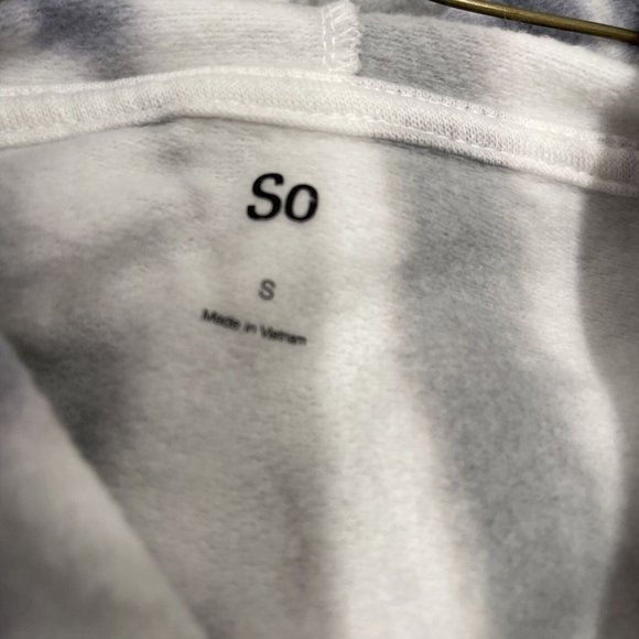 SO Cozy Sweatshirt Tied Dye Purple Womens Juniors Sz XL Hooded Soft Fabric - Picture 8 of 10